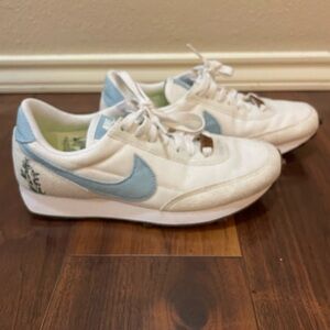 Nike Daybreak Indigo Sneakers